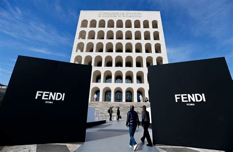 il colosseo quadrato fendi|fendi roma mostra roma.